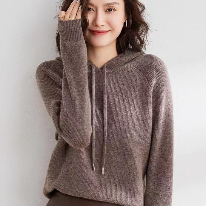 Versatile Solid-color Top Laid-back Style