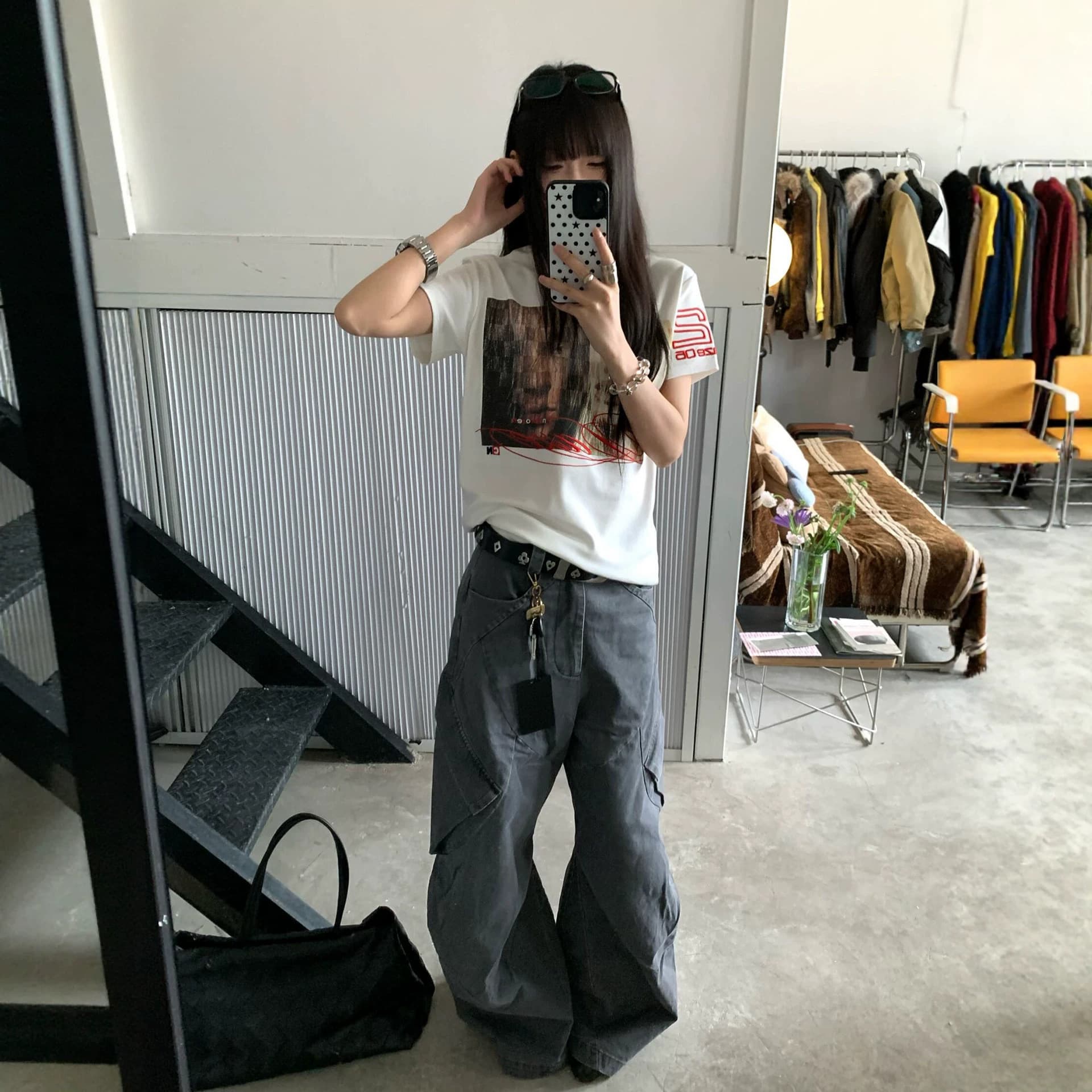 Fashionable American-style Women's Short-sleeved Top With Straight Shoulders