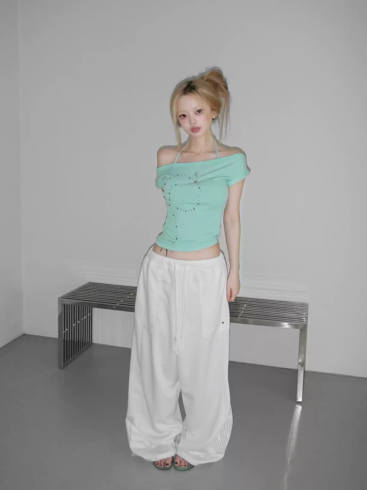 Women's One-word Off-shoulder Short-sleeved T-shirt